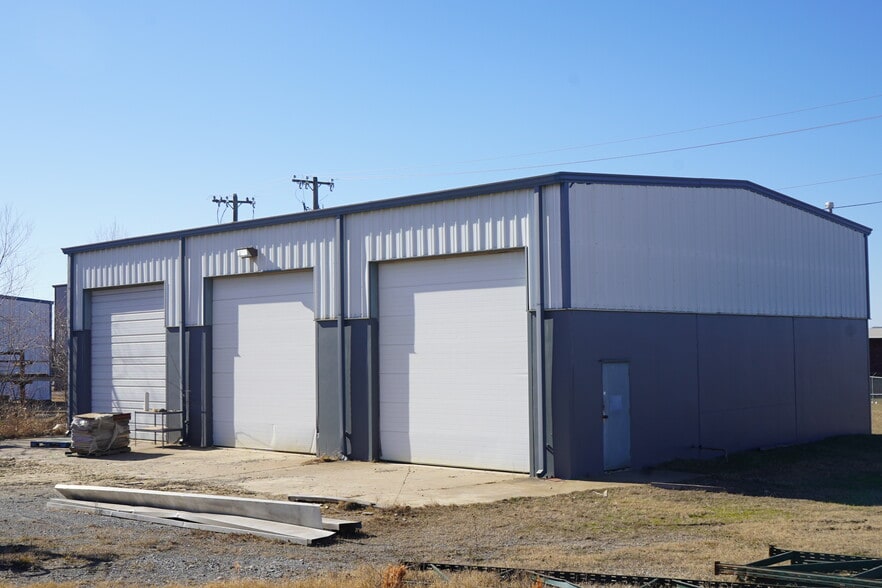 More Photos Of 6650 S 61st West Ave, Tulsa Warehouse For Lease