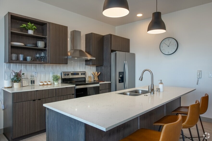 More Photos Of 2521 East Washington Ave, Madison Apartments For Lease