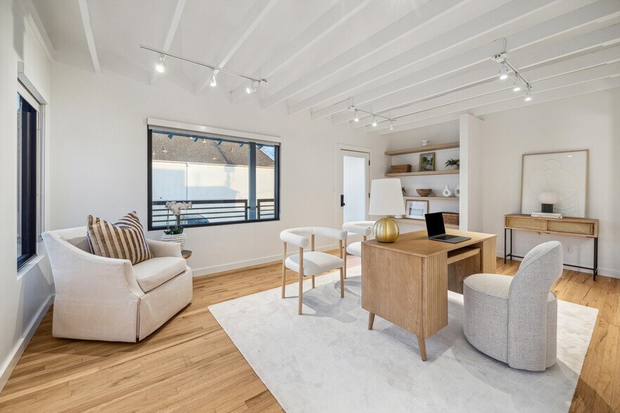 More Photos Of 2412 Bartlett St, Houston Loft Creative Space For Lease