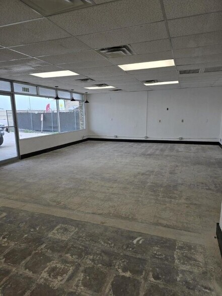 More Photos Of 2401 Highway 71 E, Del Valle Storefront For Lease