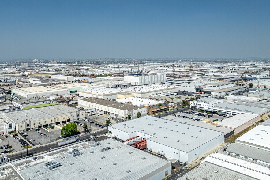 More Photos Of 2100 E 49th St, Vernon Warehouse For Lease