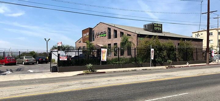 Primary Photo Of 945 S Boyle Ave, Los Angeles Restaurant For Lease
