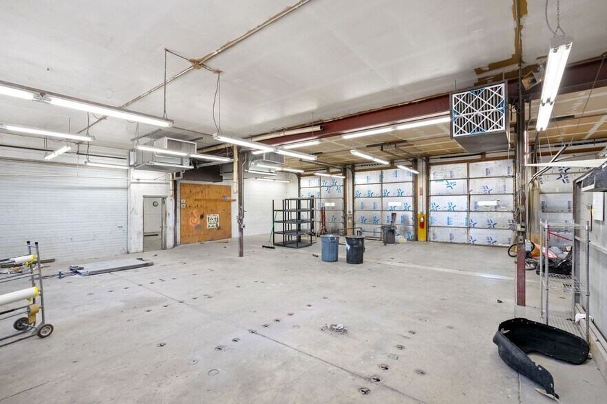 More Photos Of 2251 Bardstown Rd, Louisville Auto Repair For Sale