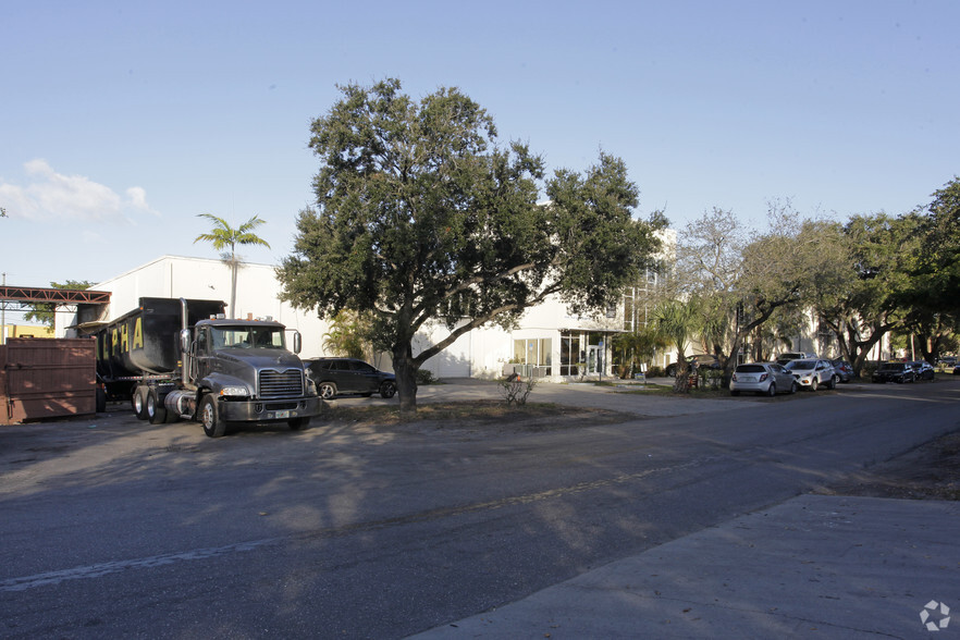 Primary Photo Of 601 NW 12th Ave, Pompano Beach Warehouse For Sale