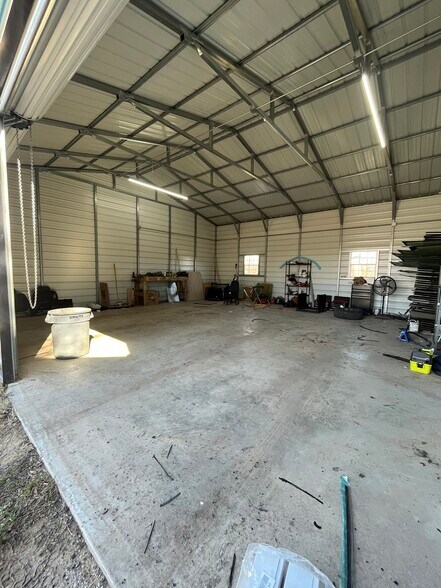 More Photos Of 2531 E Highway 199, Springtown Flex For Sale