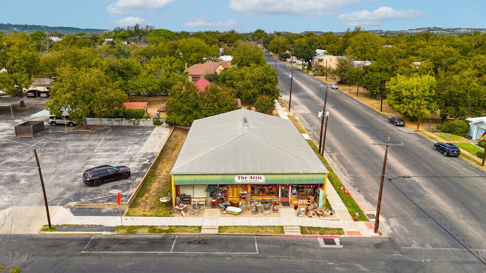 More Photos Of 112 N Orange St, Fredericksburg Storefront Retail Office For Sale