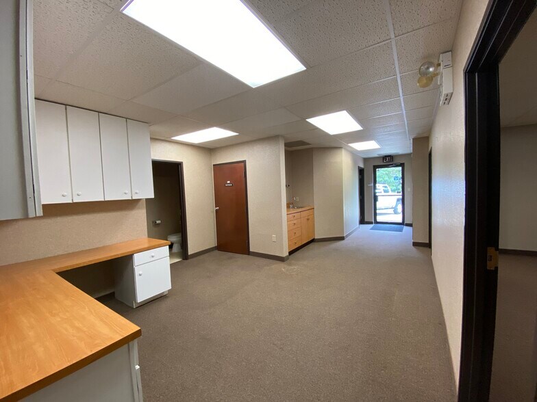 More Photos Of 1107 9th St, Vienna Office For Lease