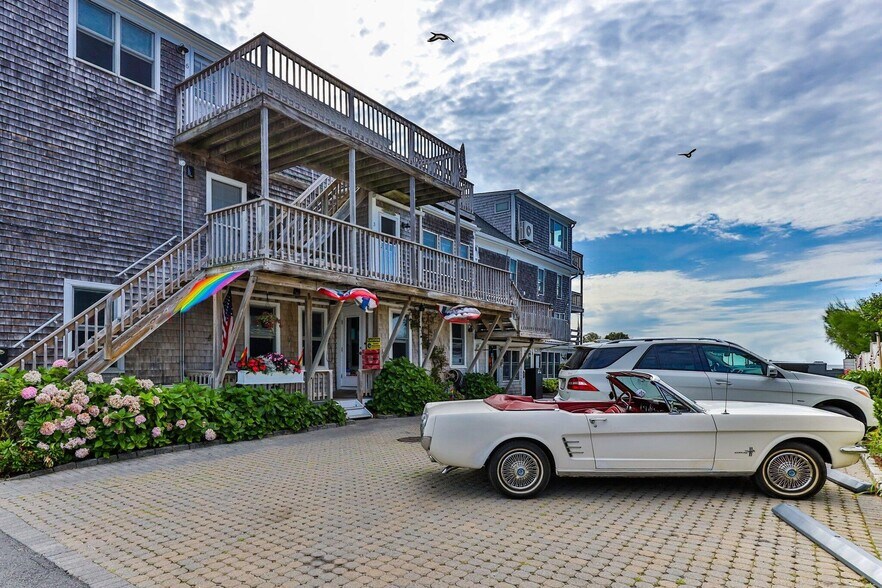 More Photos Of 539 Commercial St, Provincetown Storefront Retail Residential For Sale