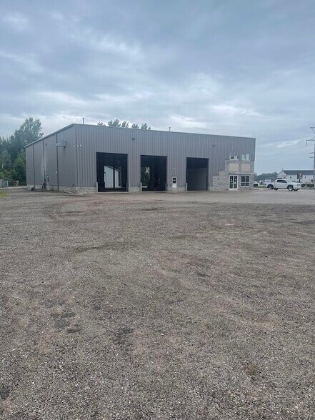 More Photos Of 1923 M 40, Holland Warehouse For Lease