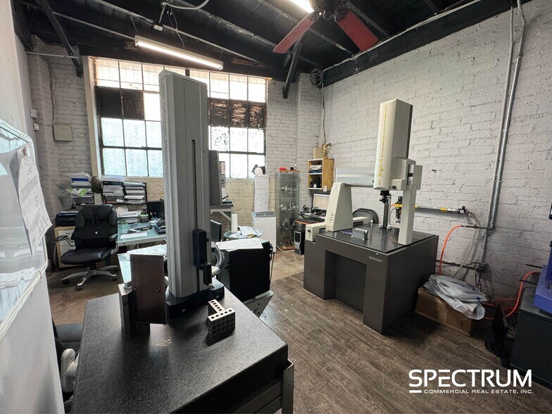 More Photos Of 521 W Windsor Rd, Glendale Manufacturing For Sale