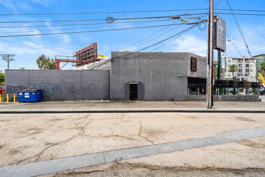 More Photos Of 8516-8524 Lincoln Blvd, Los Angeles Restaurant For Lease