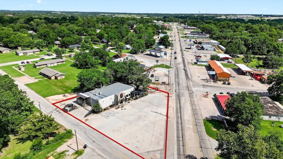 More Photos Of 301 N 1st St, Madill Restaurant For Sale