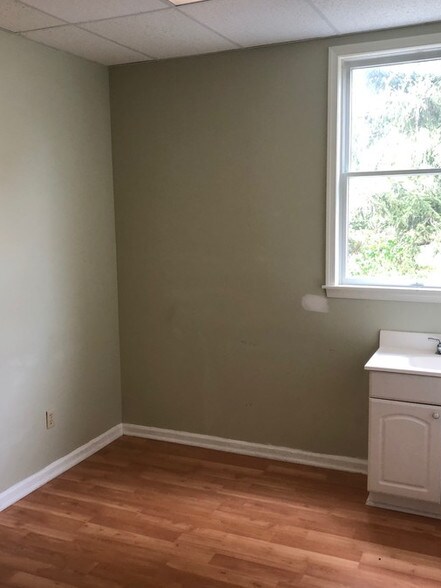 More Photos Of 400 S Main St, Wharton Medical For Sale