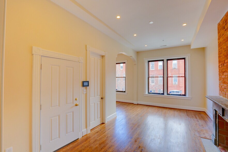 More Photos Of 2116-2118 Saint Paul St, Baltimore Apartments For Sale