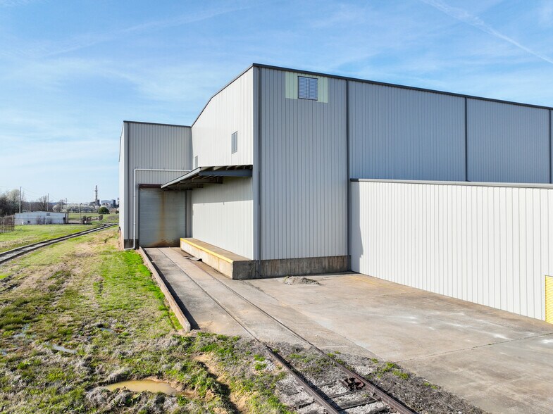 More Photos Of 2870 River Rd, Hawesville Land For Lease