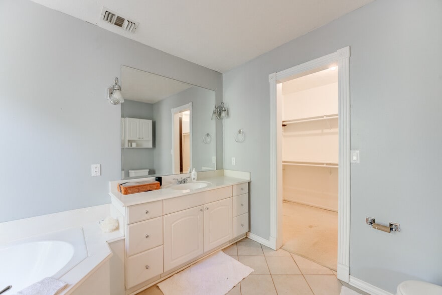 More Photos Of 19323 Belleau Wood Dr, Humble Flex For Sale