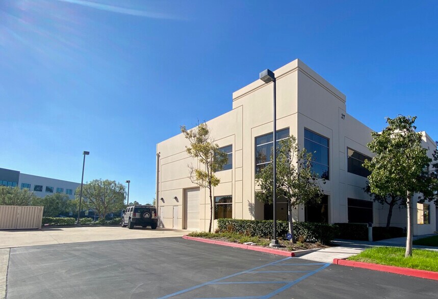 More Photos Of 27 Peters Canyon Rd, Irvine Office For Lease