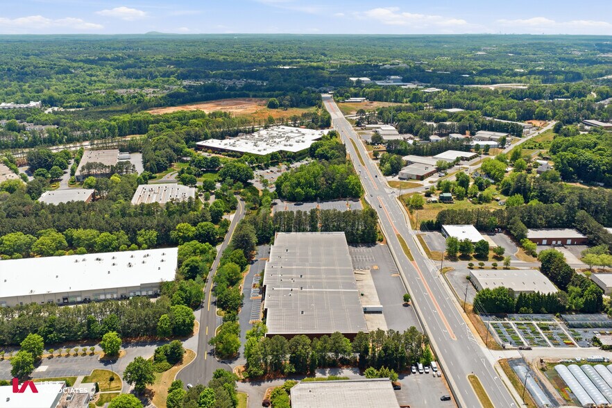 More Photos Of 1650 Bluegrass Lakes Pky, Alpharetta Warehouse For Lease