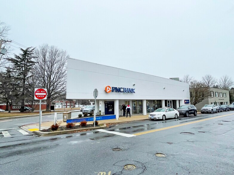 More Photos Of 921 Bay Ridge Ave, Annapolis Bank For Lease