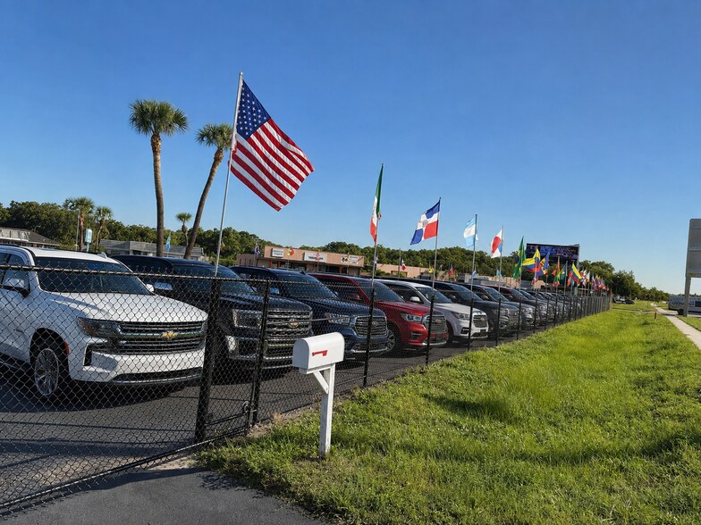 More Photos Of 6113 E Colonial Dr, Orlando Auto Dealership For Lease