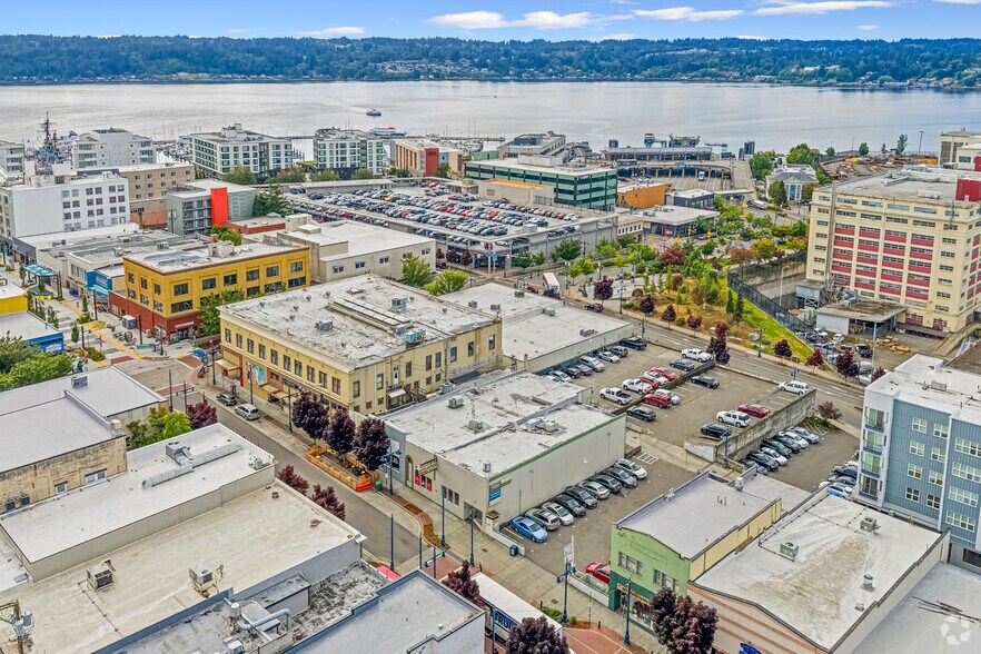 More Photos Of 523-533 4th St, Bremerton Storefront For Lease