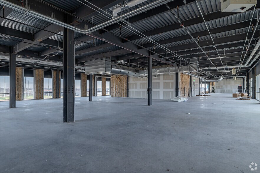 More Photos Of 3721 S Champions Dr, Rogers Medical For Lease