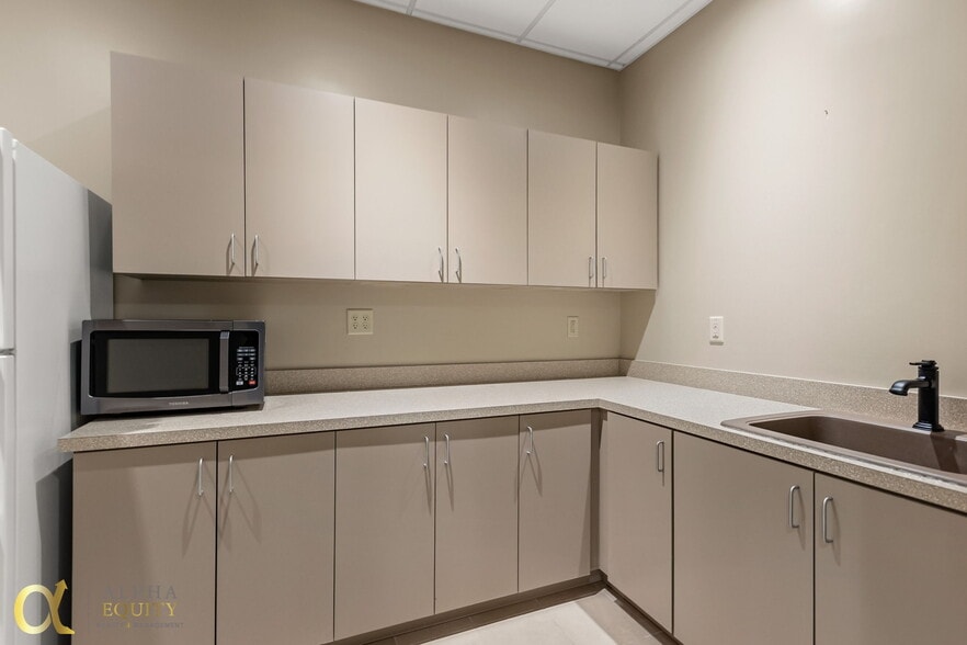 More Photos Of 1525 International Pky, Lake Mary Office For Sale