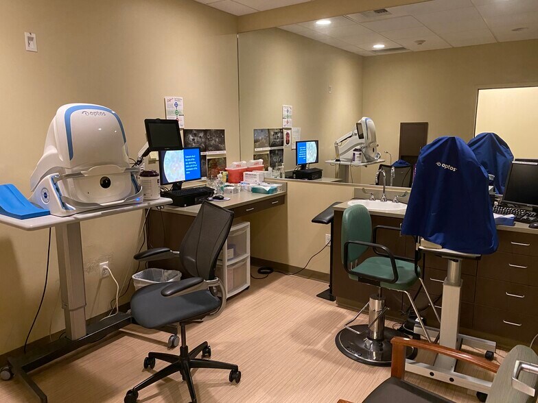 More Photos Of 700 M St NE, Auburn Medical For Sale