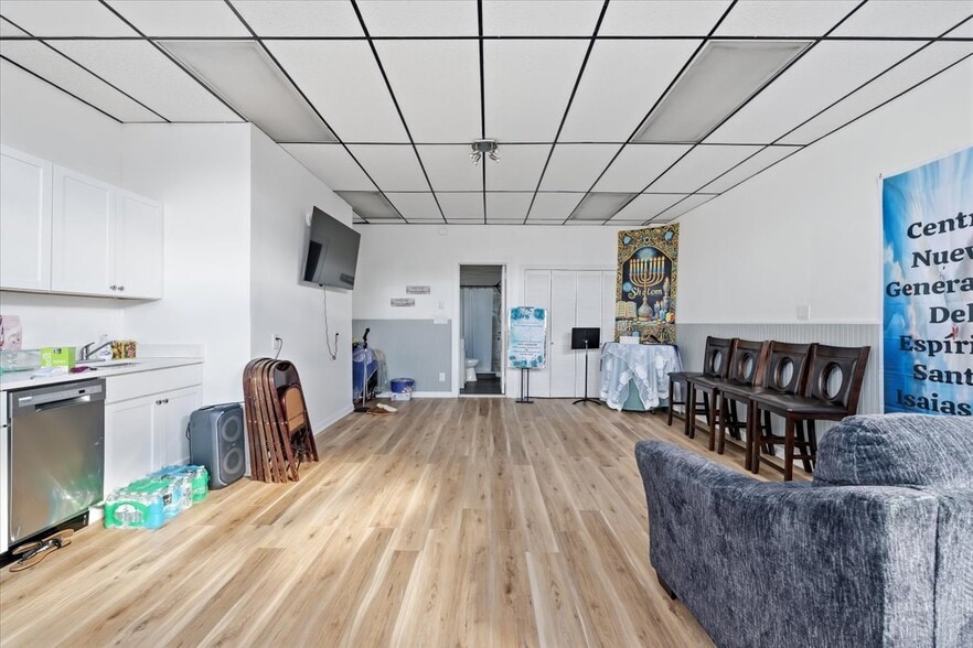 More Photos Of 1707 Washington Blvd, Easton Storefront Retail Residential For Sale