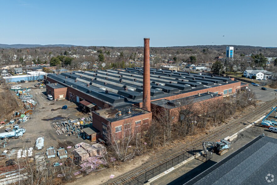 More Photos Of 50 Emmett St, Bristol Manufacturing For Lease