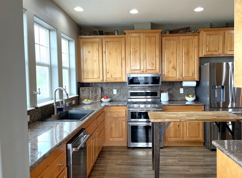 More Photos Of 1745 SW 24th St, Pendleton Healthcare For Sale