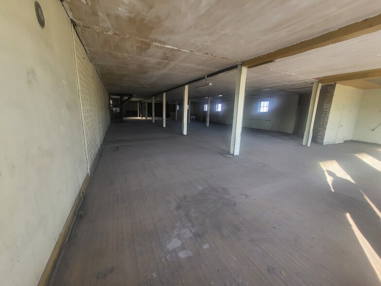 More Photos Of 819 Lafayette Ave, Moundsville General Retail For Sale