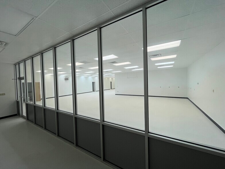 More Photos Of 398-426 Industrial Dr, North Wales Unknown For Lease