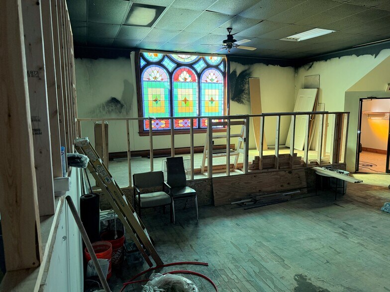 More Photos Of 720 E River St, Elyria Religious Facility For Lease