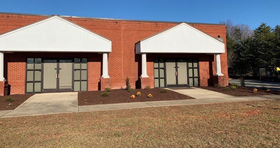 More Photos Of 508 Holly Hill Ln, Burlington Office Residential For Lease