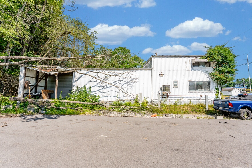 More Photos Of 25 Opal Dr, Fairmont Warehouse For Sale