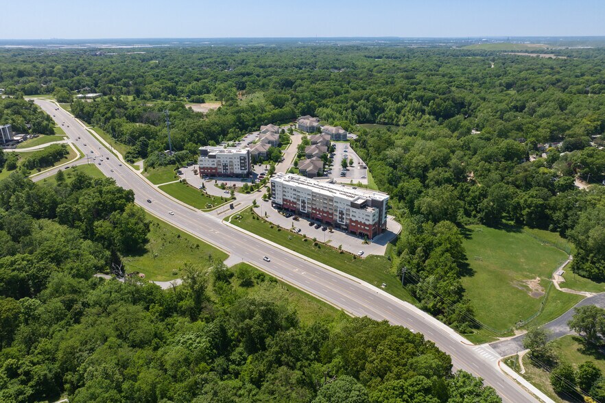 More Photos Of 1010 Enclave Blvd, Edwardsville Apartments For Sale
