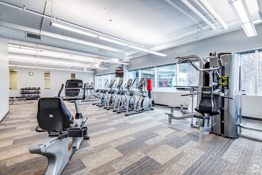 More Photos Of 12900 Whitewater Dr, Minnetonka Unknown For Lease