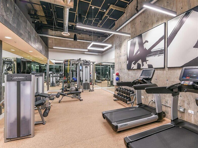 More Photos Of 1110 F St, San Diego Apartments For Lease