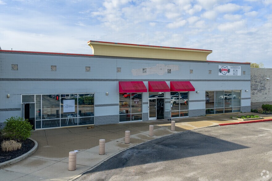 More Photos Of 5244 Cobblestone Rd, Sheffield Village Storefront For Lease
