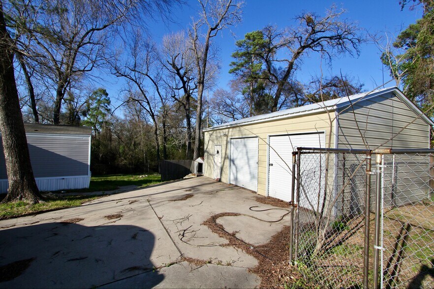 More Photos Of 11518 Bogs Rd, Tomball Shelter For Sale