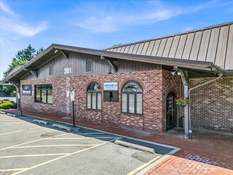 More Photos Of 201 Oakdale Rd, Johnson City General Retail For Sale