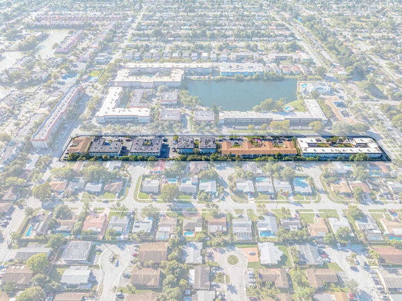 Primary Photo Of 1701 NW 58th Ter, Sunrise Apartments For Sale