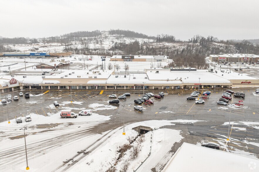 More Photos Of 790 Tri County Ln, Belle Vernon Freestanding For Lease