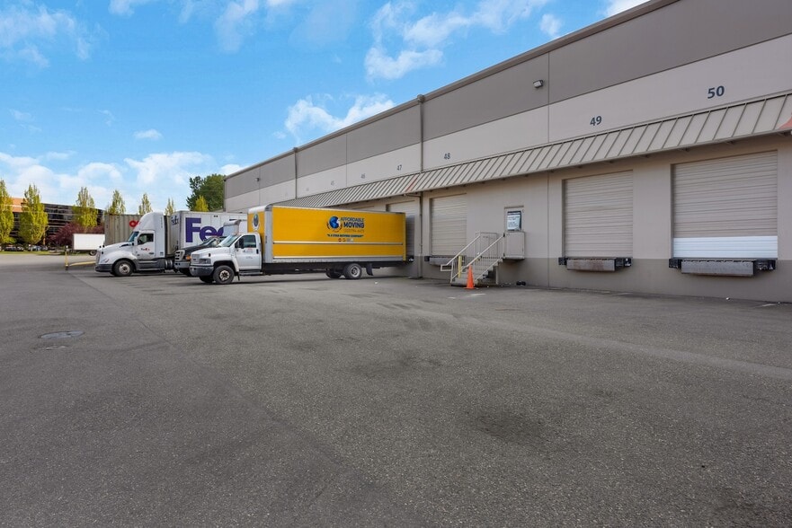More Photos Of 801 SW 16th St, Renton Distribution For Lease