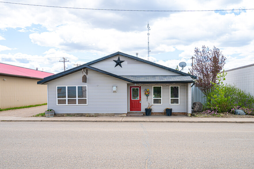 Primary Photo Of 23 Railway Av, Marwayne Flex For Lease