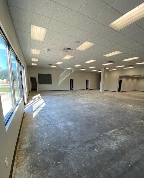 More Photos Of 315 N Sam Houston Pky E, Houston Freestanding For Sale