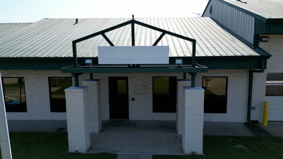 Primary Photo Of 6404 N Eldridge Pky, Houston Flex For Lease