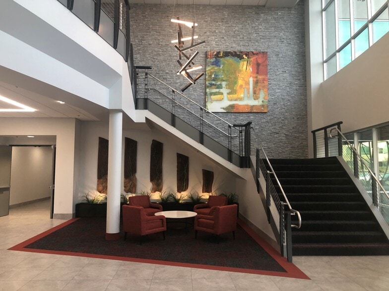 More Photos Of 1025 Creekside Ridge Dr, Roseville Office For Lease