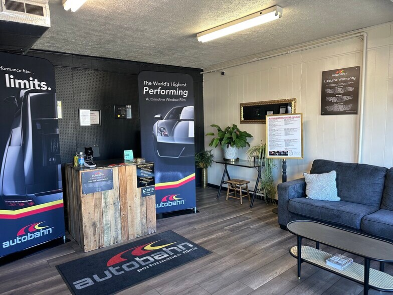 More Photos Of 2300 Greenup Ave, Ashland Storefront Retail Residential For Lease